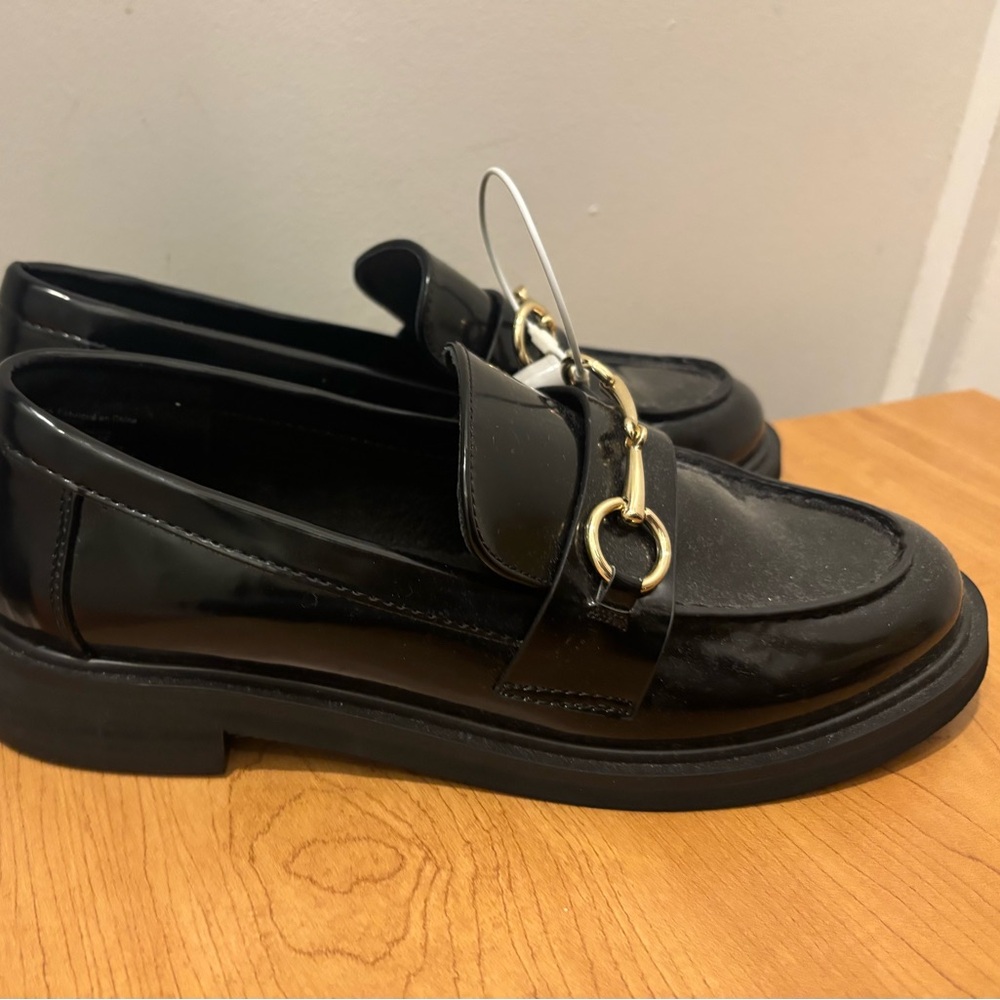 NWT American Eagle Outfitters Black Loafers with Gold Accent